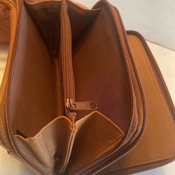 Fossil brown leather double zip around multi pocket clutch bag with strap - Picture 2 of 16